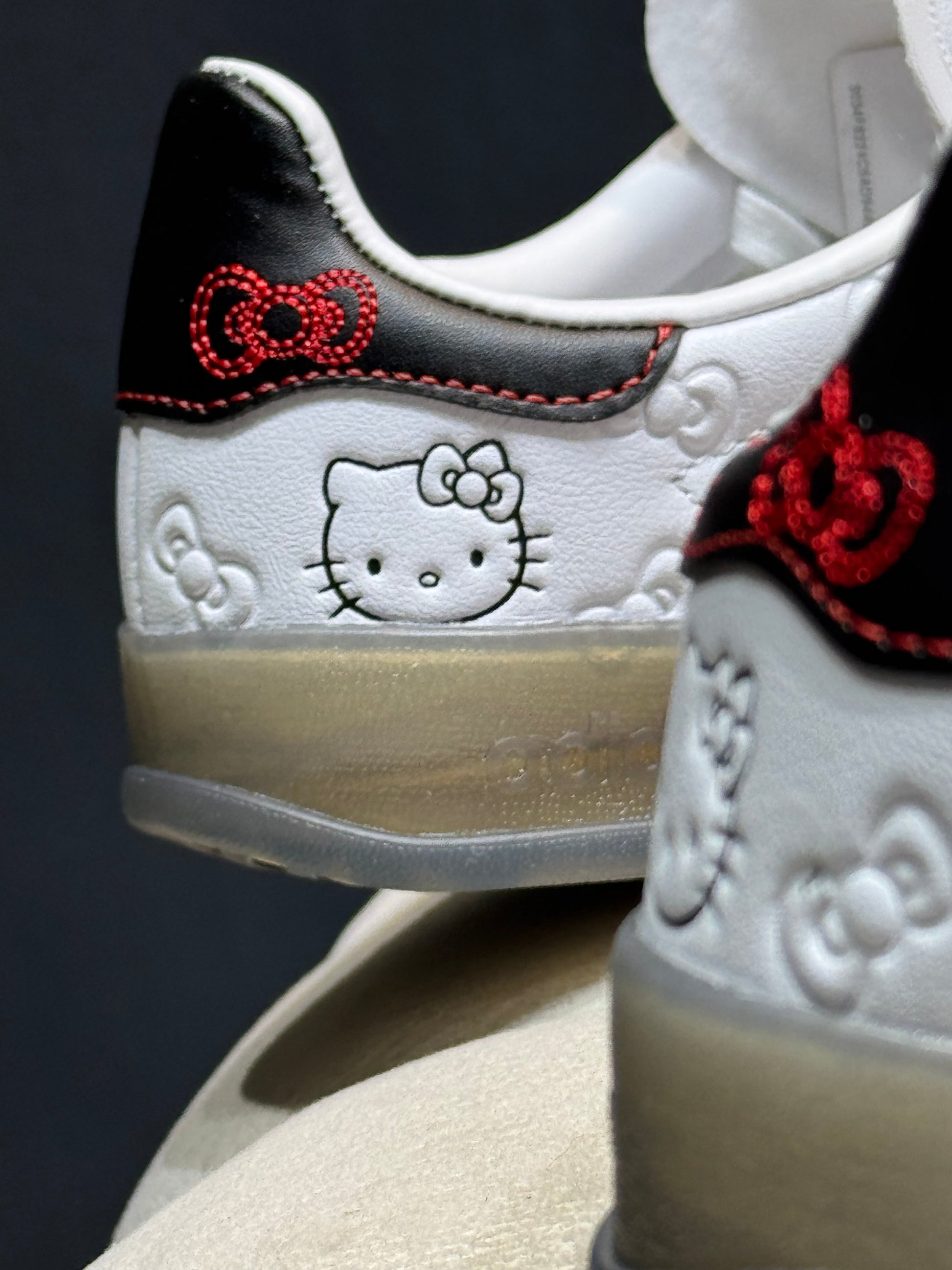 Adidas gazelle x hello kitty