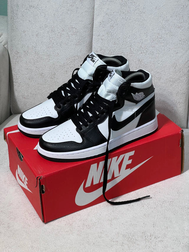 Air Jordan 1 Retro High OG 'Panda'