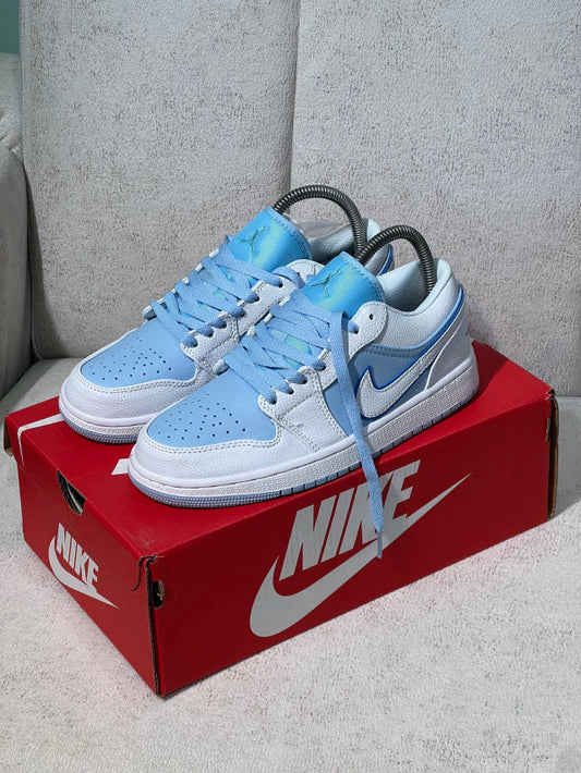 Jordan 1 Reverse Ice Blue